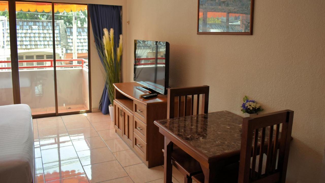 Klein Heidelberg Guesthouse Pattaya Exterior photo