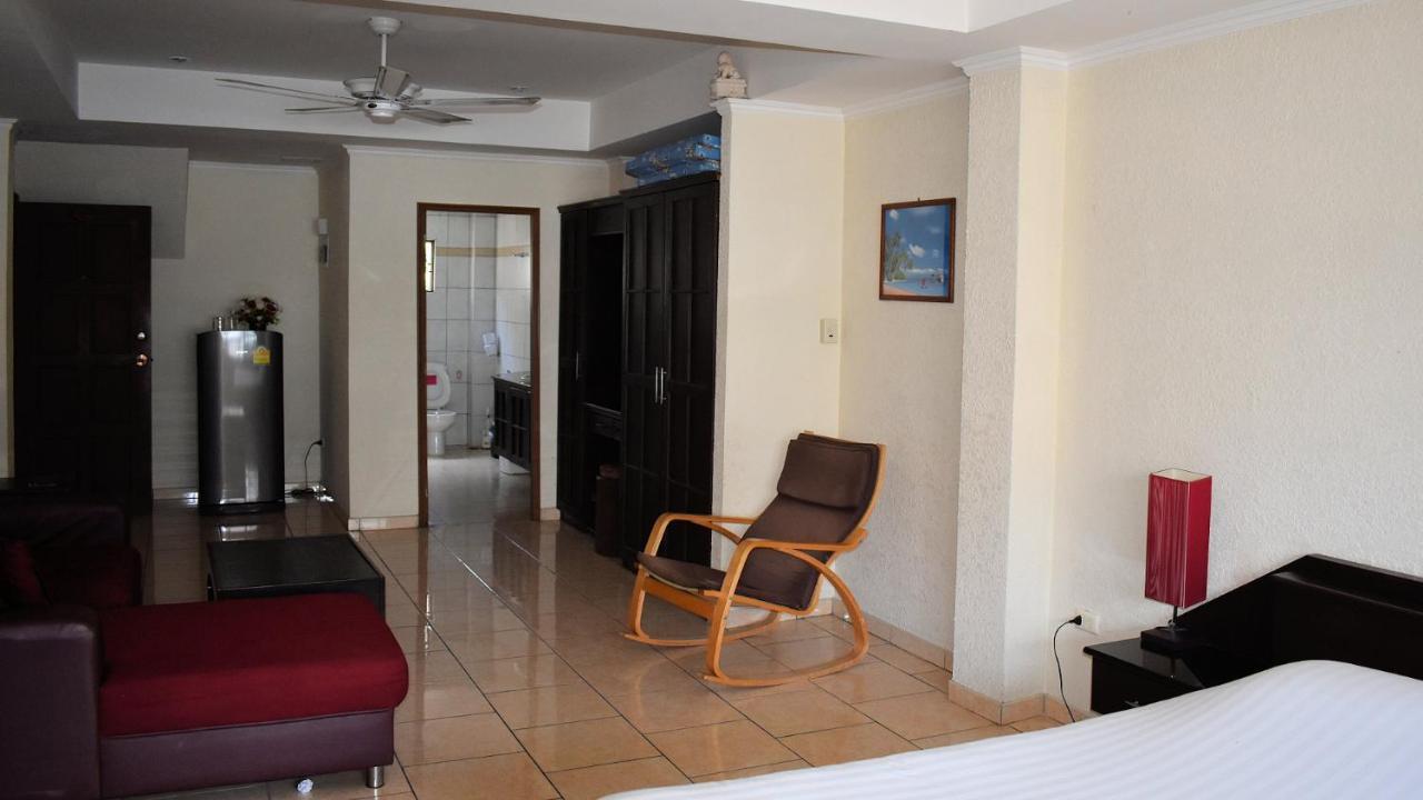 Klein Heidelberg Guesthouse Pattaya Exterior photo